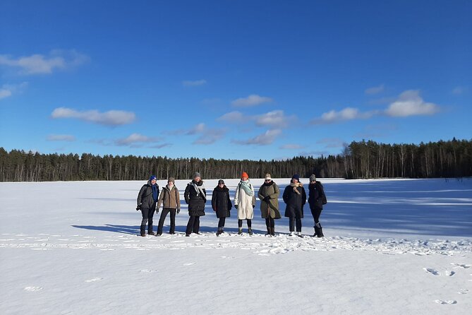 Winter Wonderland Hike in a National Park - The winter hike: easy distance, big details, good photo time