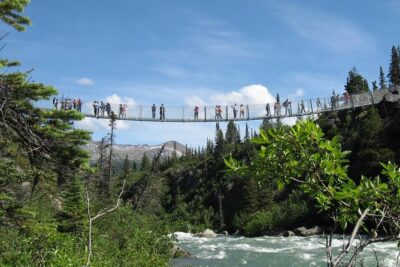 Yukon Suspension Bridge and Summit Tour - From the historic district to the Chilkoot Mountains: the ride and Bernard Lake