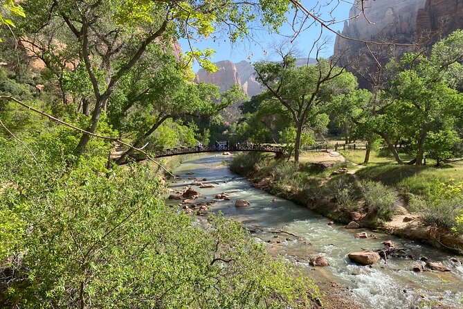 Zion National Park: Private Guided Hike & Picnic - Entering Zion from Springdale at 7:00 AM